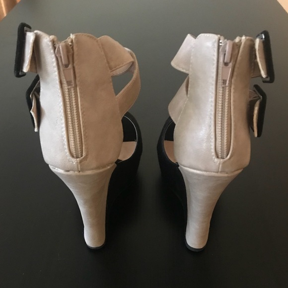 Two Tone Black and Taupe Wedges - Picture 4 of 6